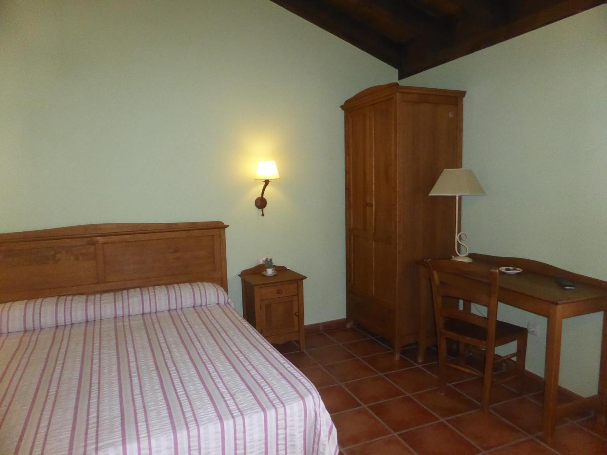 Las Ollerias Guest House Deza Room photo