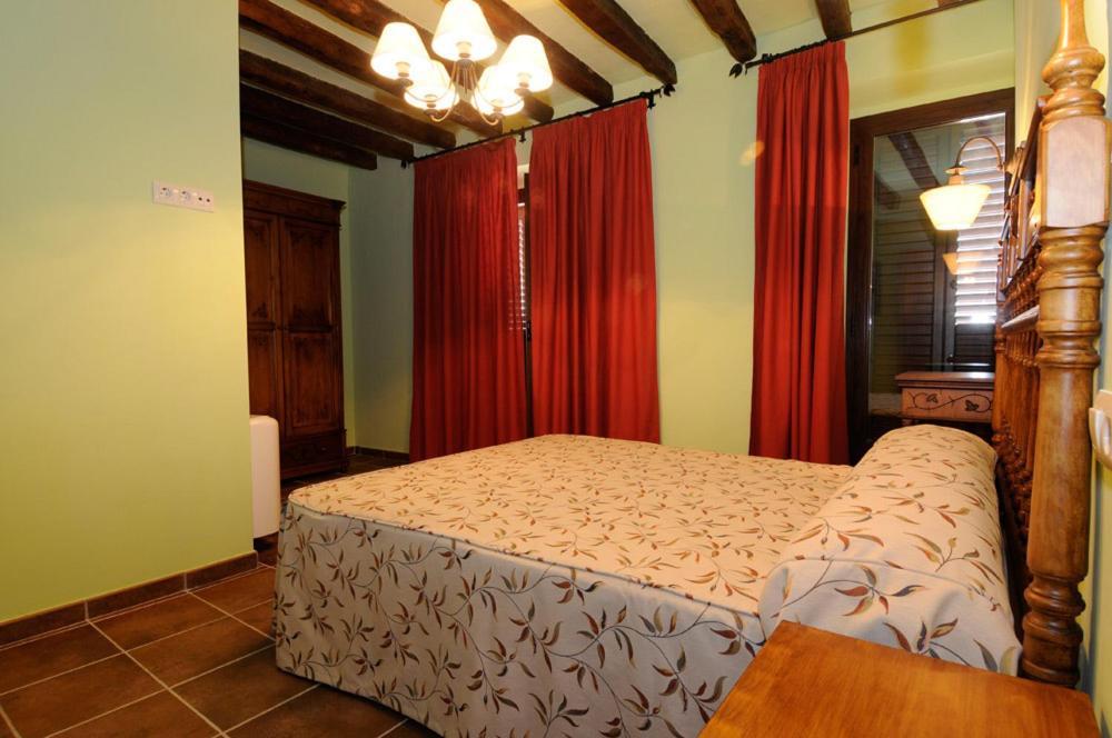 Las Ollerias Guest House Deza Room photo